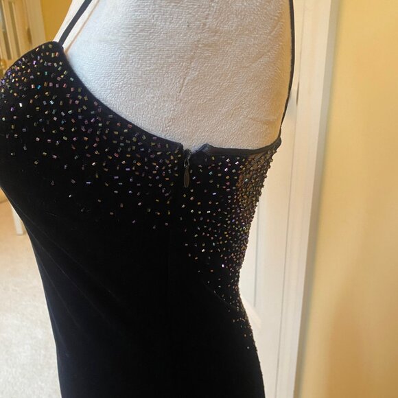 DAVE & JOHNNY Vintage Y2K Glam low back rhinestone black velvet dress, size 4. - Picture 8 of 9